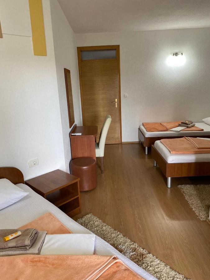 Hotel Pansion Lazine à Međugorje Extérieur photo