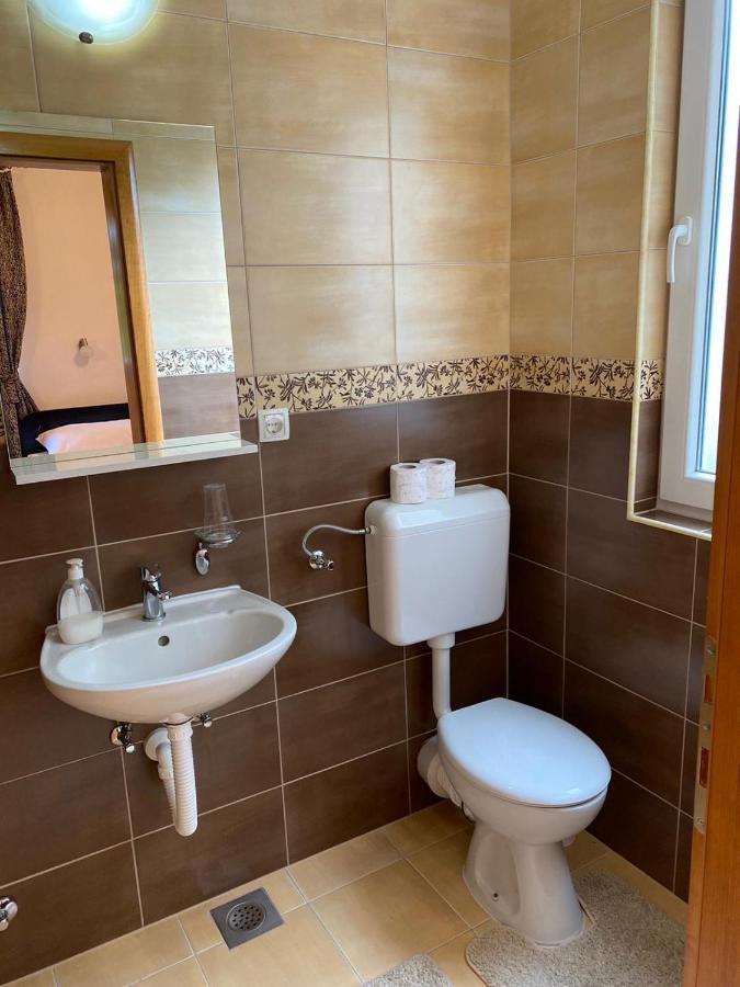 Hotel Pansion Lazine à Međugorje Extérieur photo