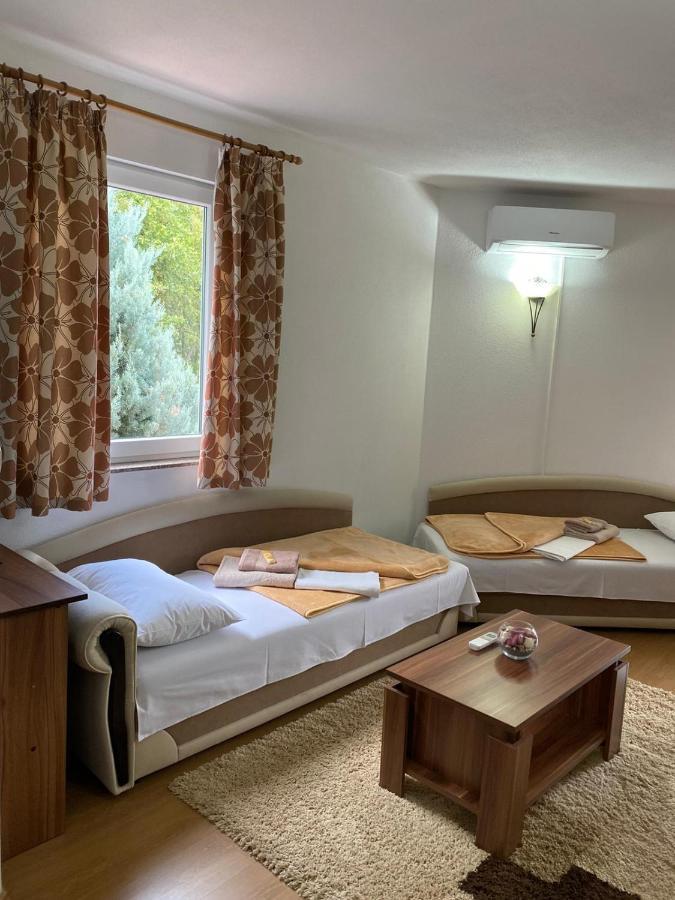 Hotel Pansion Lazine à Međugorje Extérieur photo